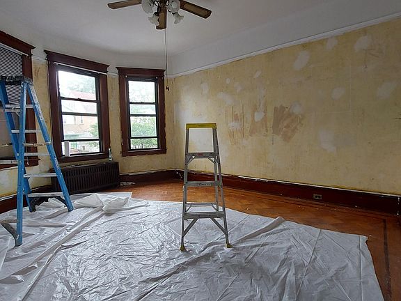 3rd image of 9310 Park Ln #2