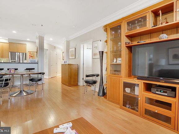 4th image of 1115 Cameron St Unit 115