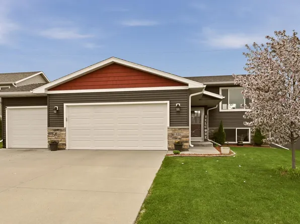 635 Strafford Dr, Zumbrota, MN 55992