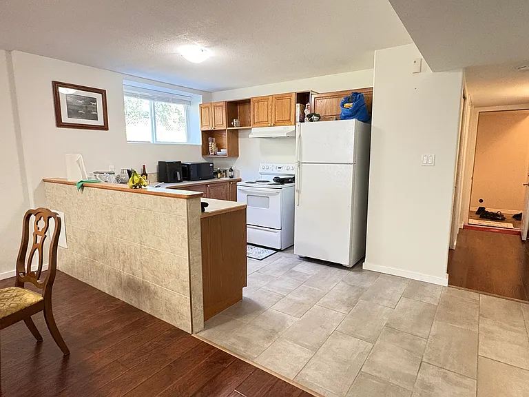 223 Saturna Dr — Photo 3