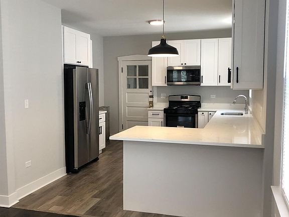2nd image of 5642 N Maplewood Ave #2