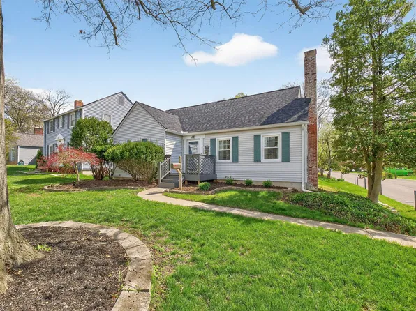 205 W Henderson Rd, Columbus, OH 43214