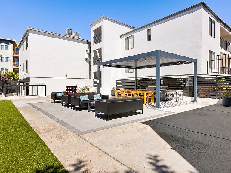 The Plaza at Canoga Park — Photo 15