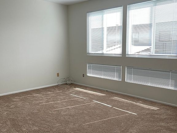 5th image of 647 Grand Ave #6