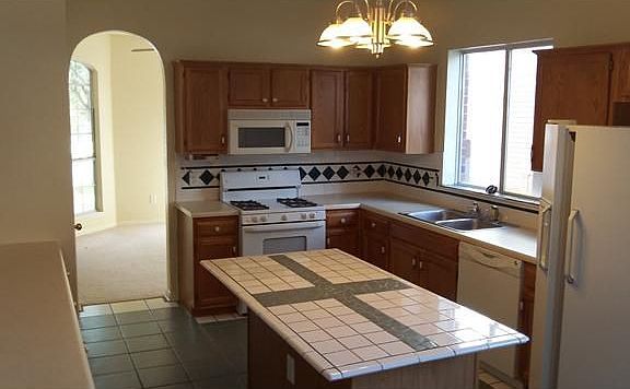 4th image of 806 Lawmans Ct