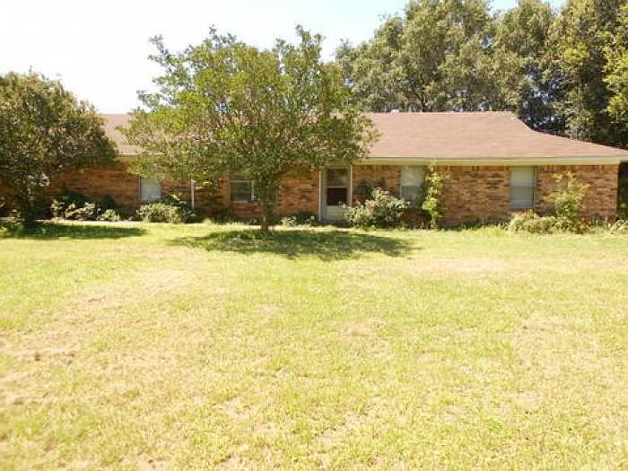 1st image of 1104 E Goliad Ave