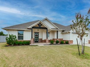 10804 NW 5th St, Yukon, OK 73099