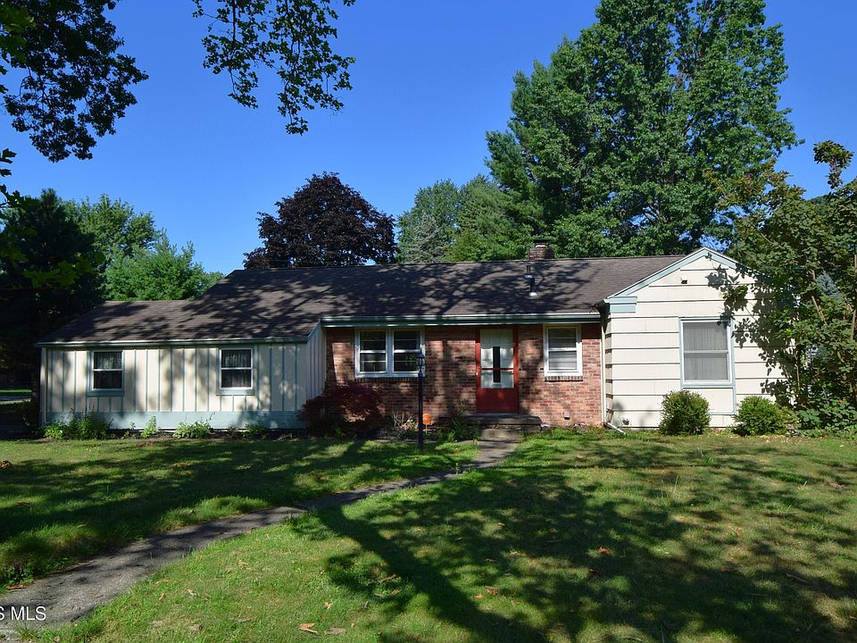 1st image of 2931 Evergreen Rd