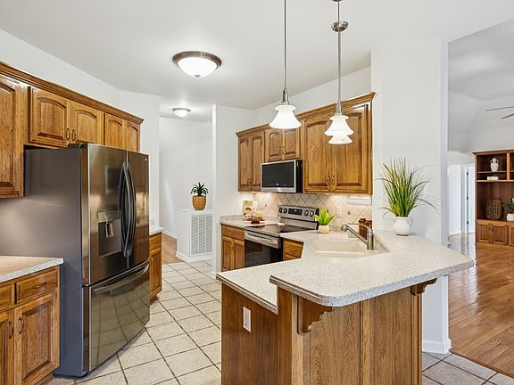 23rd image of 4024 Williamsport Pike