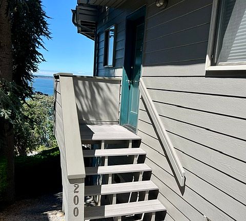 5th image of 200 Forest Ln