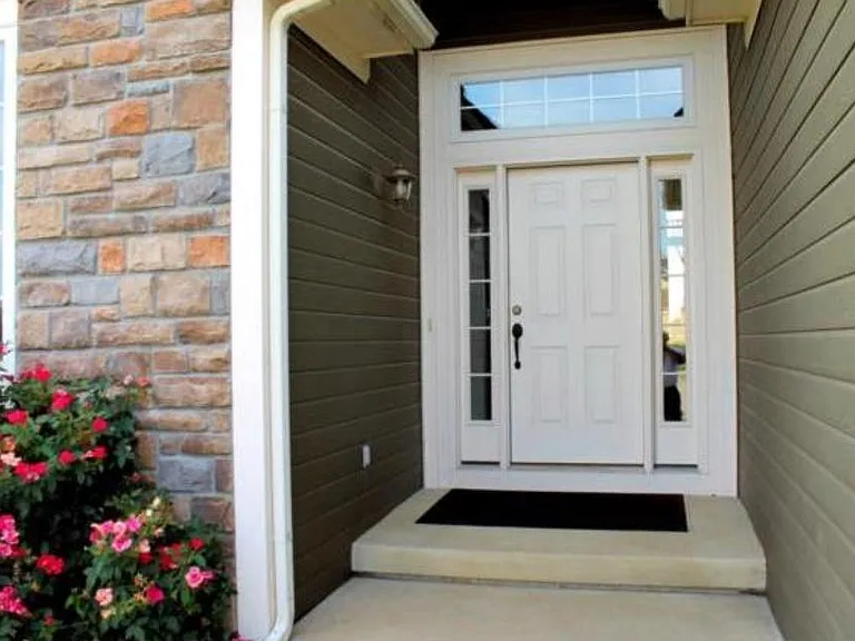 1204 Cottonwood Ct — Photo 2
