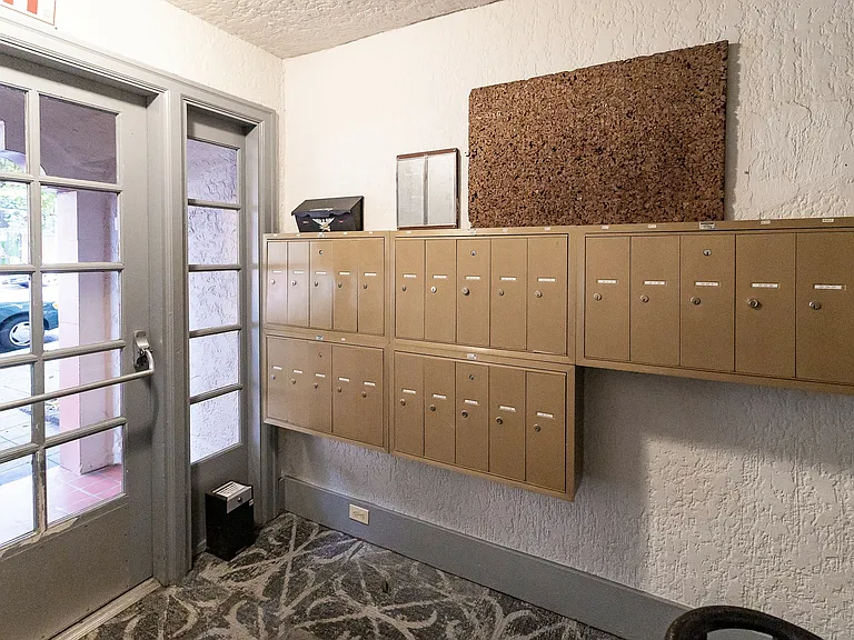 Adelle Apartments - Portland Oregon
