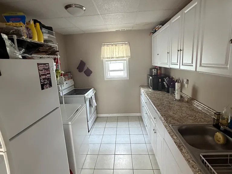 15 Caroline St #2 — Photo 4