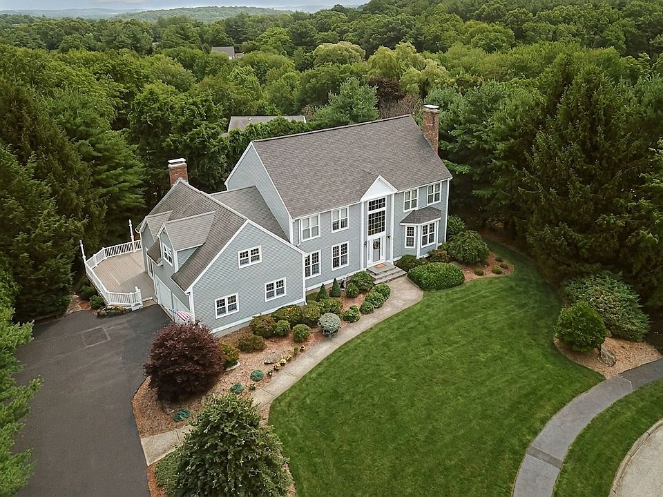 1st image of 9 Fieldstone Dr