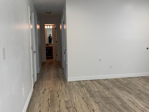 4th image of 2207 Beth Ln