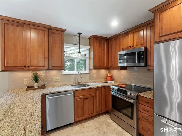 139 Heritage Village #B, Southbury, CT 06488