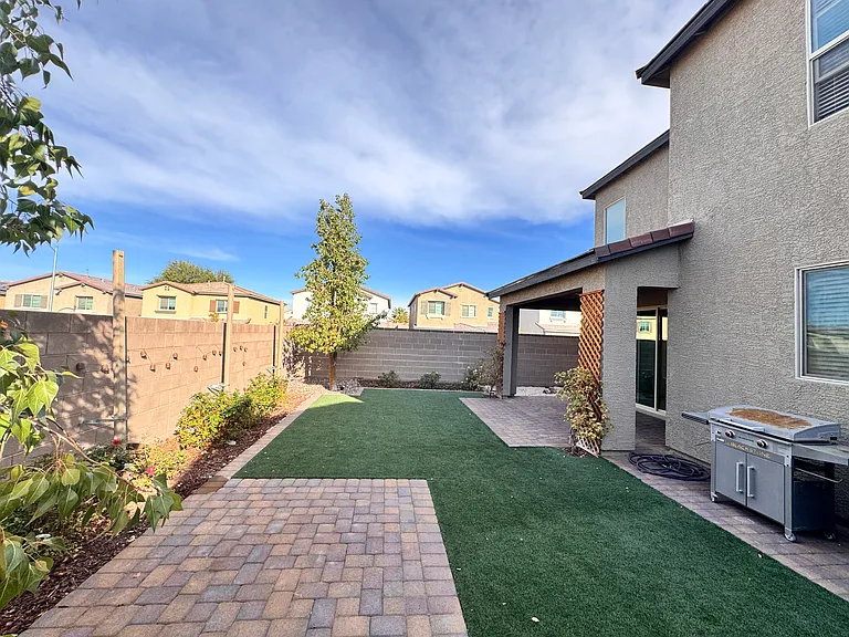 2711 Lindsey Springs St — Photo 14
