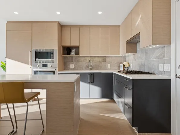 8888 Osler St #415, Vancouver, BC V6P 4G2