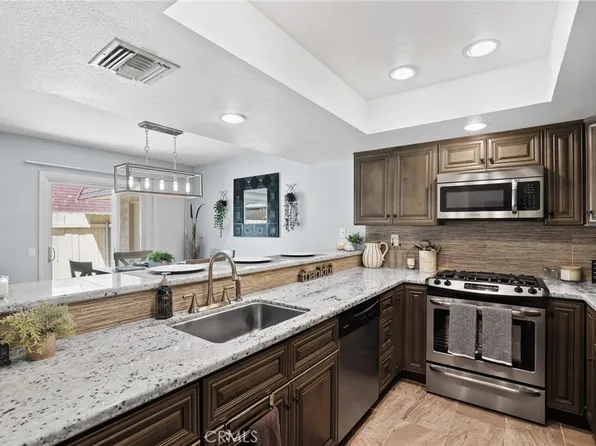 916 Ardmore Cir, Redlands, CA 92374