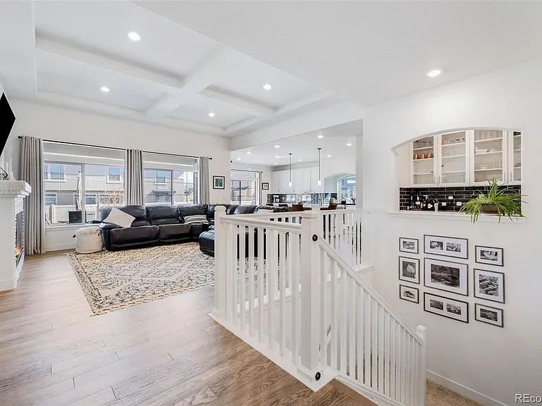 20551 Beekman Pl — Photo 2