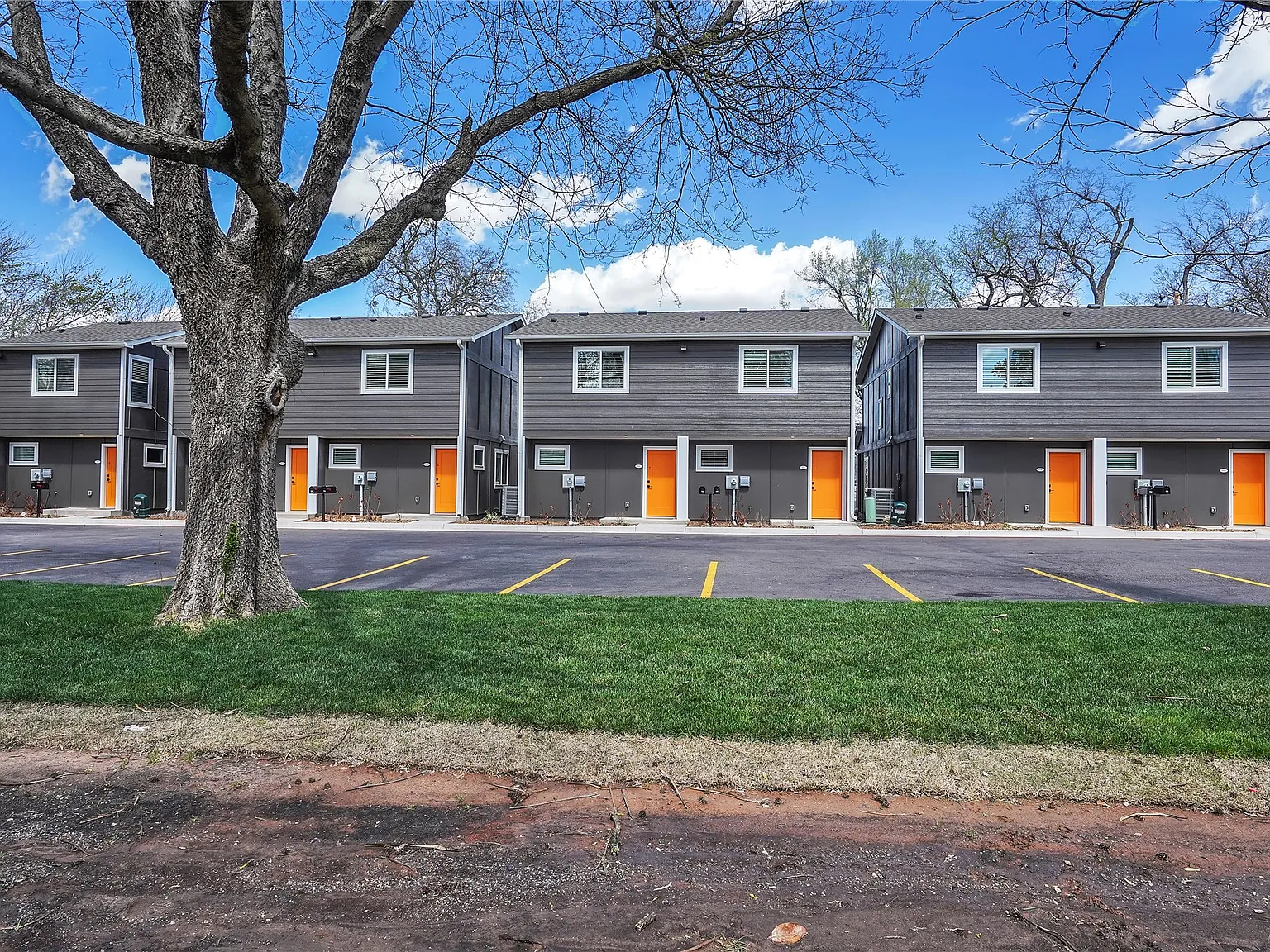 2 bed, 2.5 bath, 1150 sqft, $1,700 — Photo 3