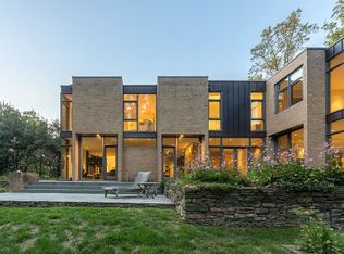 400 Chain Bridge Rd, Arlington, VA 22207