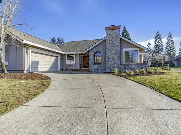 1 Carey Ct, Moraga, CA 94556