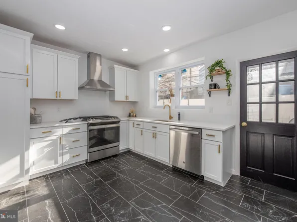 936 Fernon St, Philadelphia, PA 19148