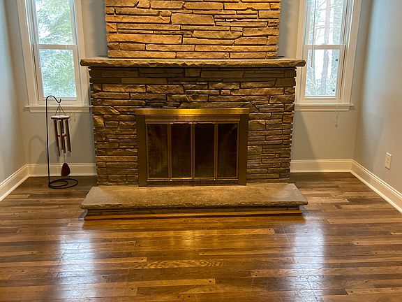 Living room fireplace 