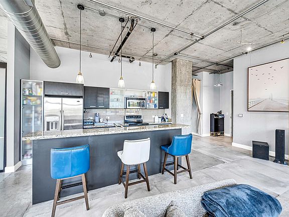 3rd image of 435 N Andrews Avenue #301
