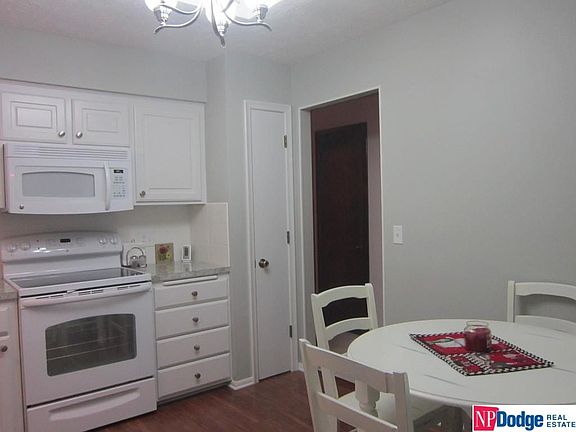 5th image of 10249 Berry St