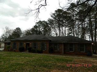 724 Rebecca St, Lilburn, GA 30047