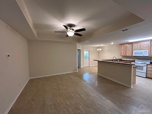 4th image of 2802 Donley St
