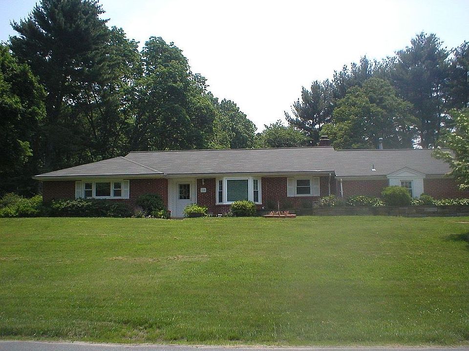218 Shaw Avenue