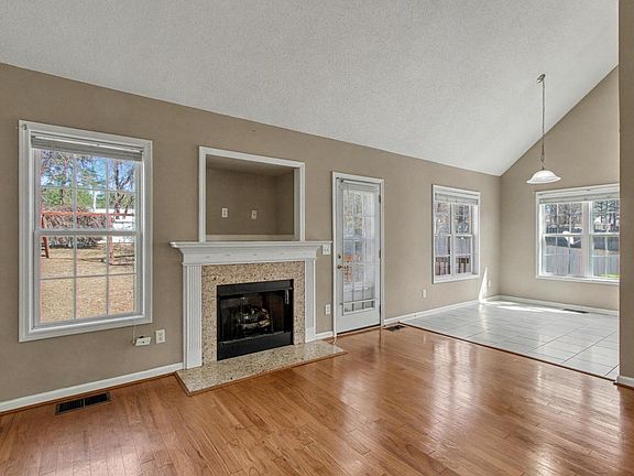 3rd image of 103 Long Needle Rd