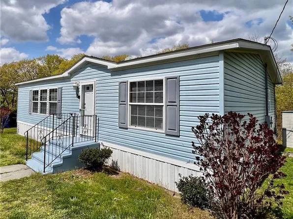 56 Mountainview Road, East Hampton, CT 06424