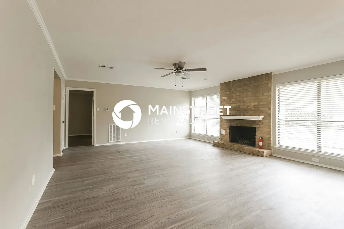 Living Room - 1335 Westgreen Blvd
