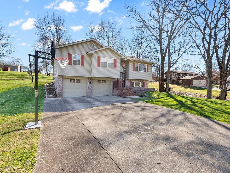 1st image of 523 Francis Dr