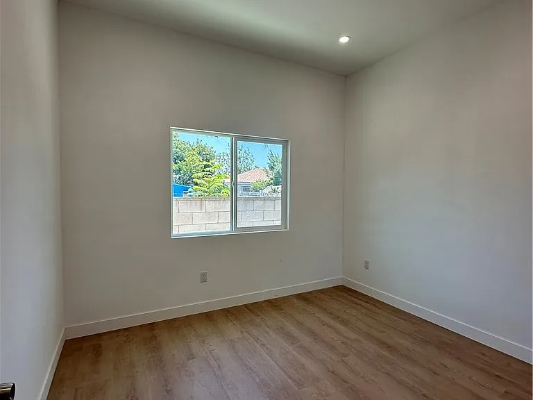 315 N Maxine St — Photo 8