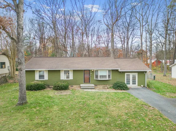 45 Falling Rock Dr, Stuarts Draft, VA 24477