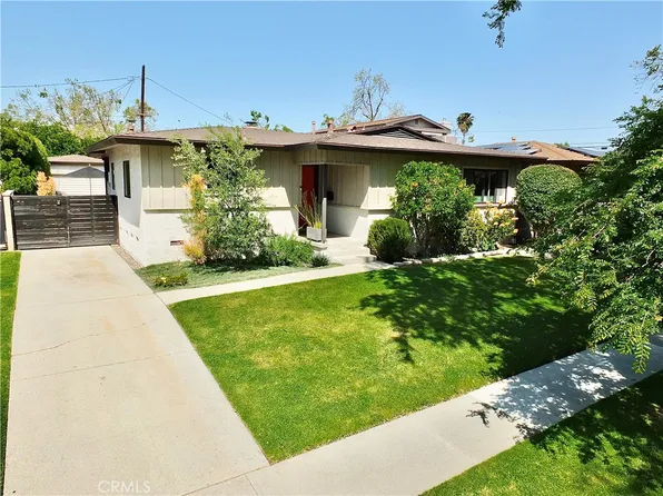 2478 Vuelta Grande Ave, Long Beach, CA 90815