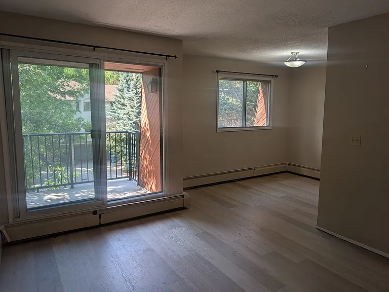 6-707 3rd Ave NW #6 — Photo 3