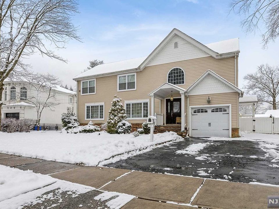 1st image of 310 Lacey Dr