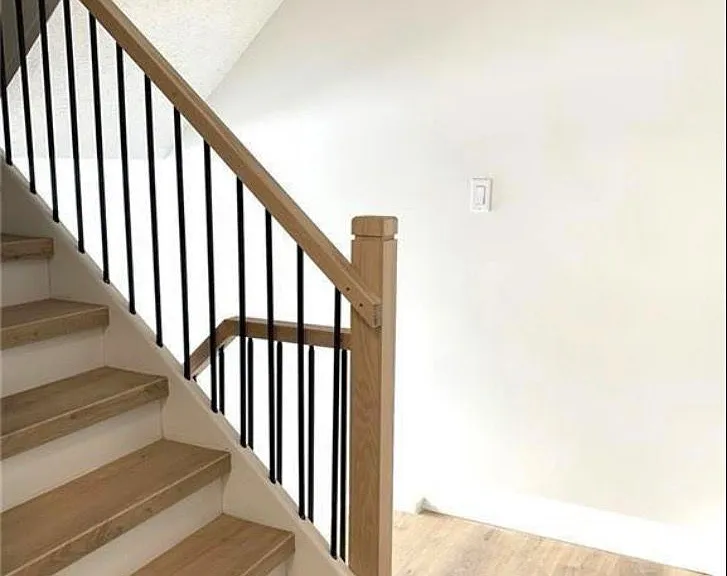 215 McNab St #10 — Photo 5