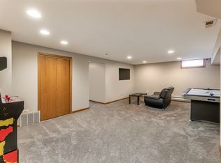 336 E Walnut St #ID1285073P, Roselle, IL 60172