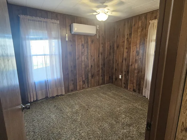 106 S Greenwood St, Charleston, AR 72933