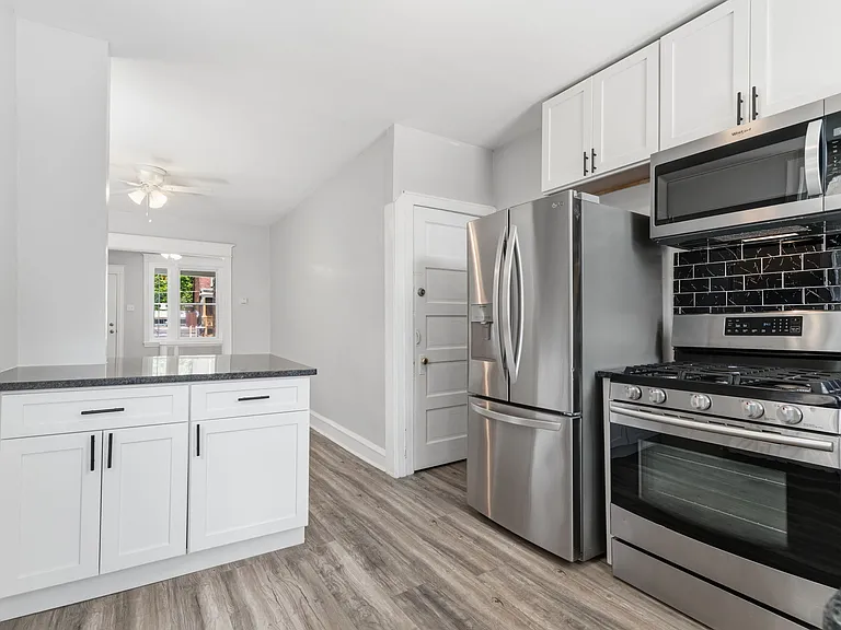 5062 Homestead St — Photo 11