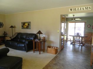 27 Parkview Dr, Eagle Grove, IA 50533