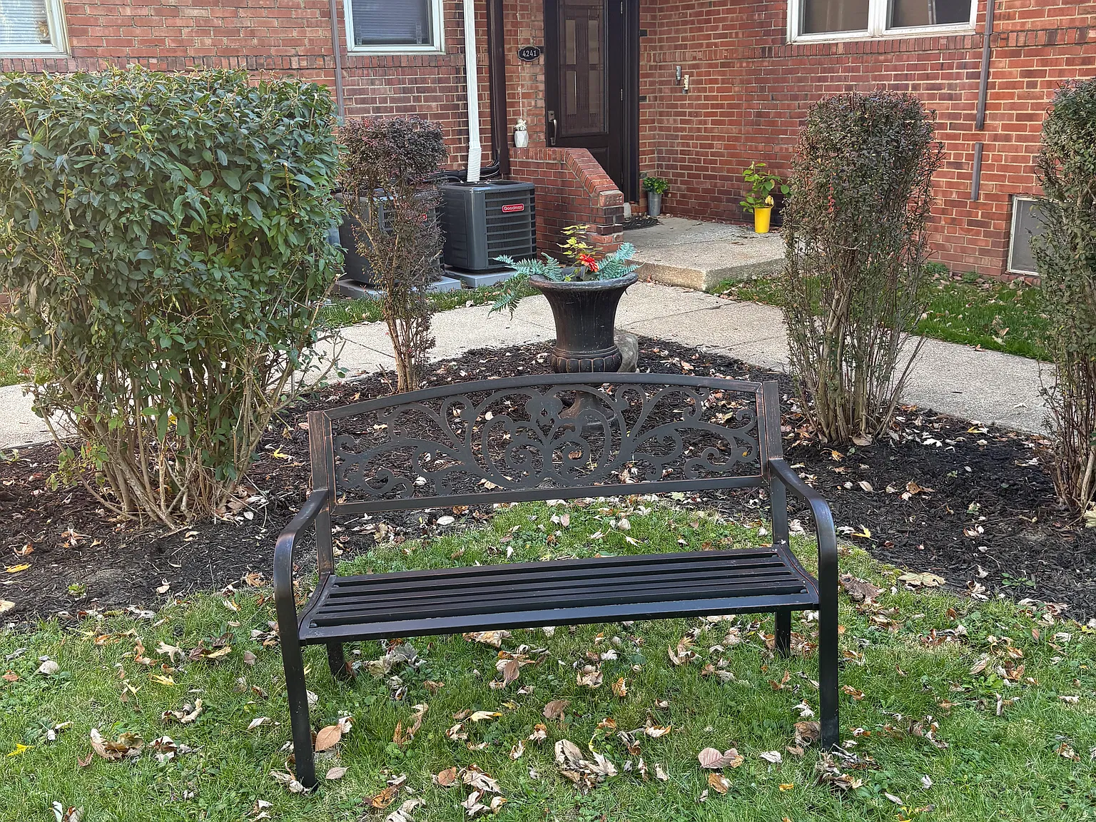 1 bed, 700 sqft, $900 — Photo 2