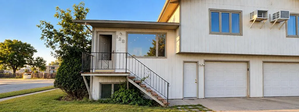 128 W Denver Ave — Photo 1